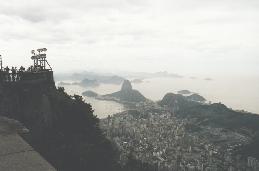 Utsikt från Corcovadu med sockertoppen i
mitten